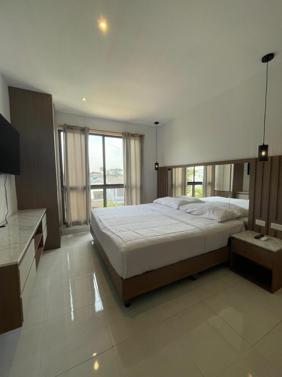 גוויאקיל Novapark Kennedy Hotel מראה חיצוני תמונה